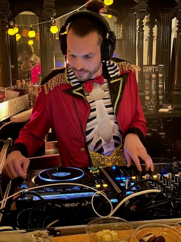 Halloween DJ